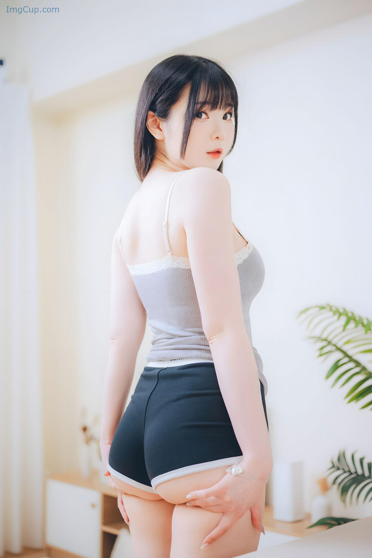 1775963237_782_Coser@霜月Shimo-–-DL版写真集」週末彼女-Part2.jpg 1775963237 782 Coser@霜月Shimo – DL版写真集」週末彼女 Part2