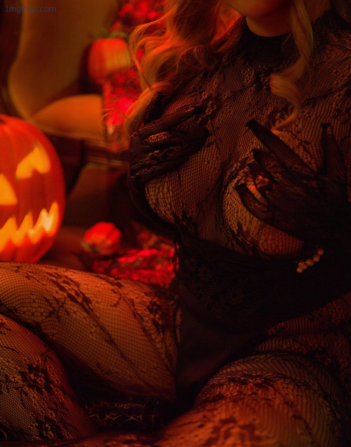 1776017603_499_Coser@麻花麻花酱-–-万圣节魔女-Part1.jpg 1776017603 499 Coser@麻花麻花酱 – 万圣节魔女 Part1