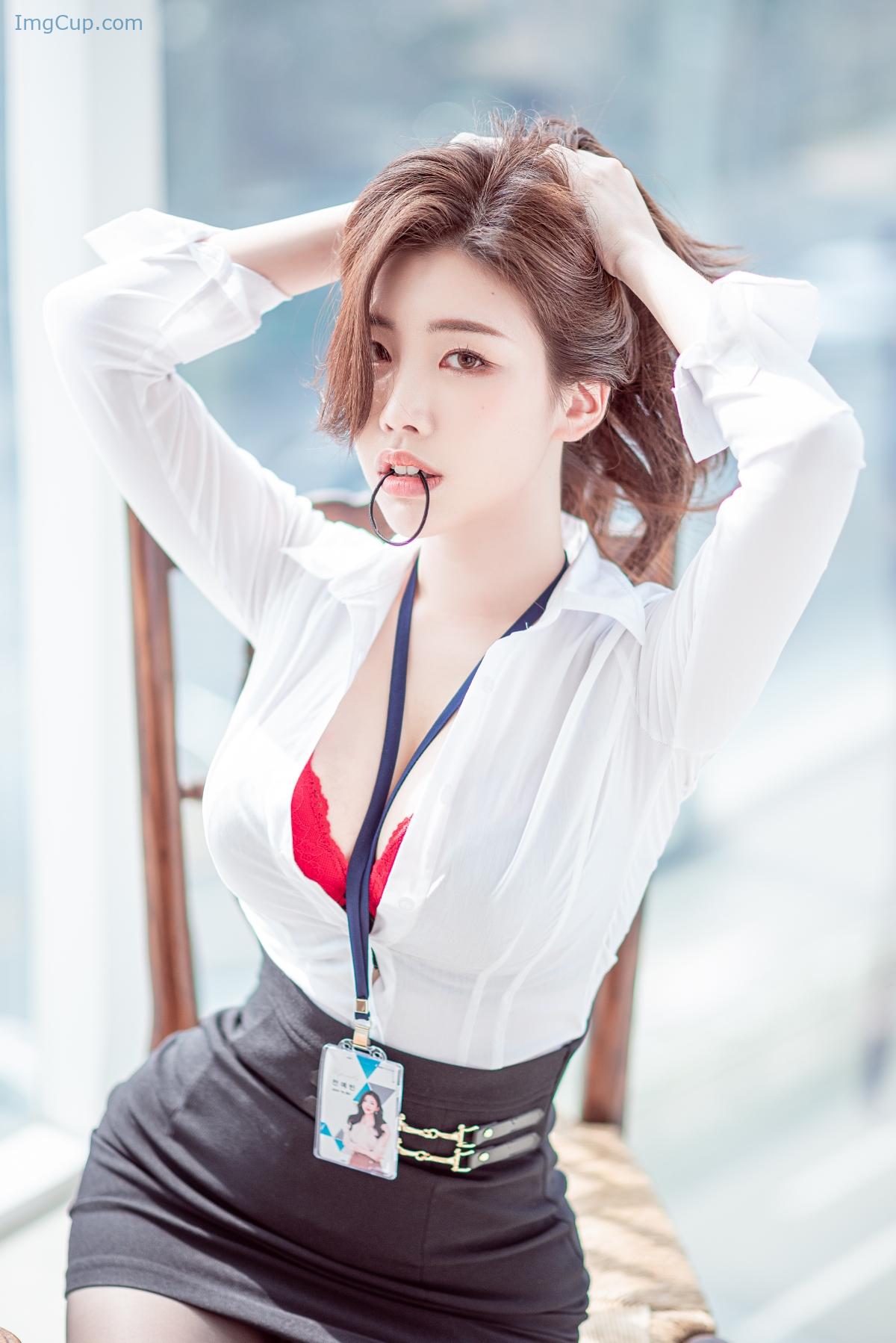 1776135230_838_Yebin-전예빈-–-Office-Look.jpg 1776135230 838 Yebin 전예빈 – Office Look