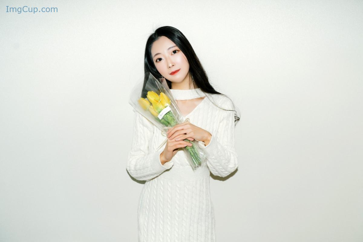 1776171859_881_Moon-Night-Snap-Mona-모나-–-In-the-Room.jpg 1776171859 881 Moon Night Snap Mona 모나 – In the Room
