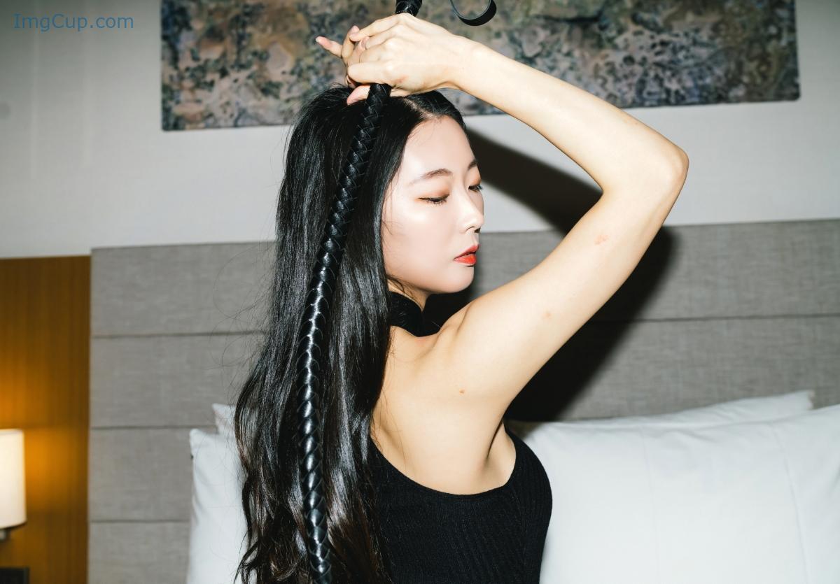 1776190054_214_Moon-Night-Snap-Mona-모나-–-BITCH.jpg 1776190054 214 Moon Night Snap Mona 모나 – BITCH