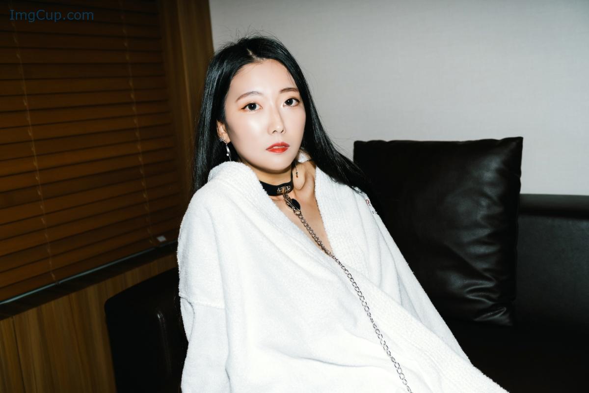 1776190141_228_Moon-Night-Snap-Mona-모나-–-BITCH.jpg 1776190141 228 Moon Night Snap Mona 모나 – BITCH