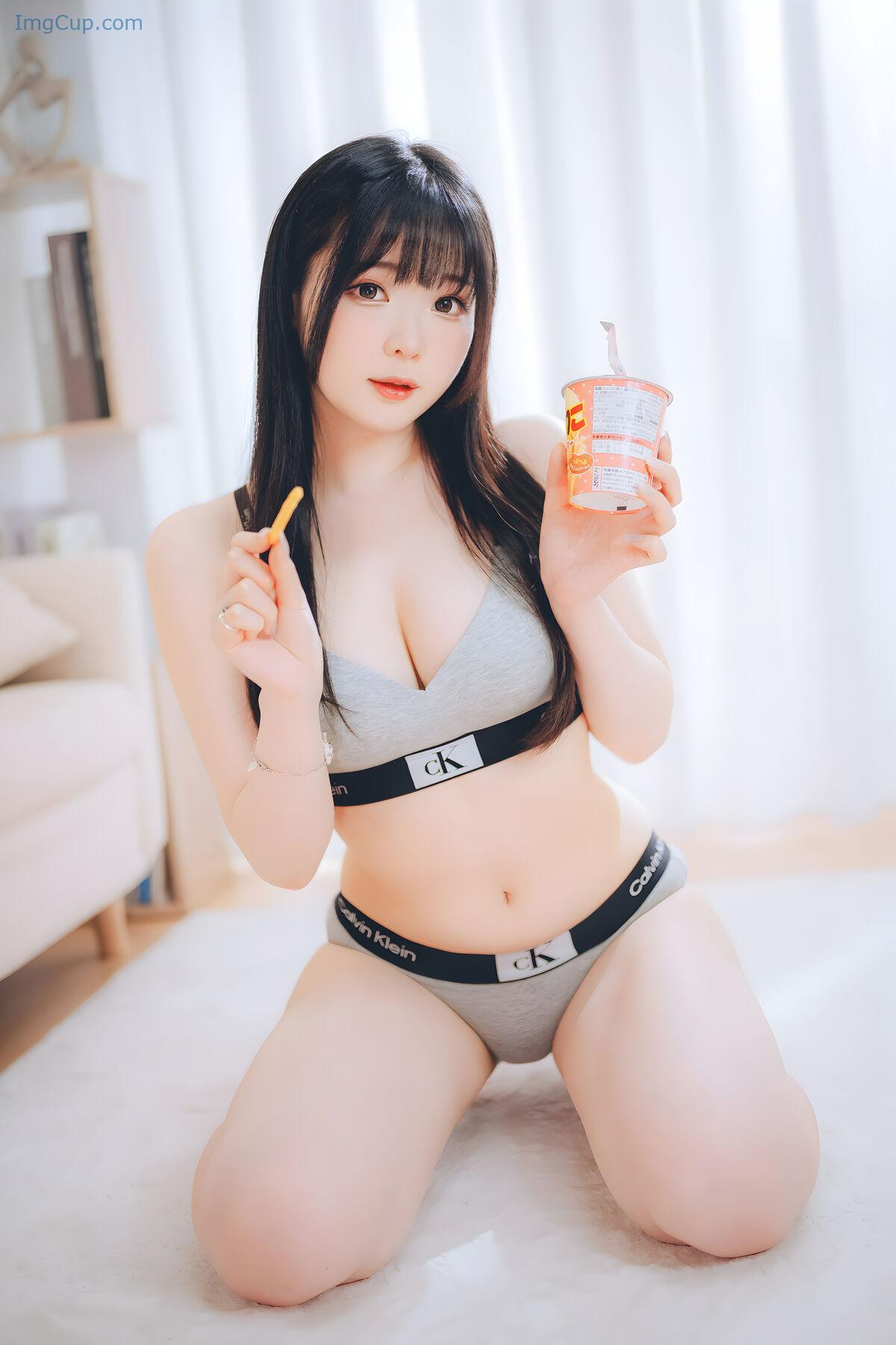 1776191495_947_Coser@霜月Shimo-–-DL版写真集」週末彼女-Part1.jpg 1776191495 947 Coser@霜月Shimo – DL版写真集」週末彼女 Part1