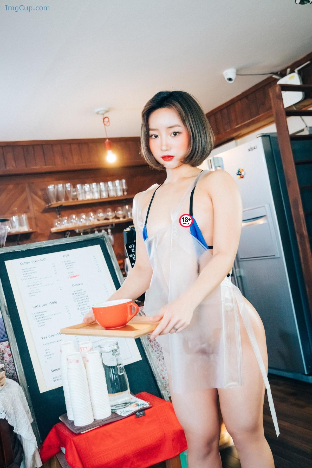 1776204842_900_Loozy-Booty-Queen-–-Vinyl-Aprons-SVer-B.jpg 1776204842 900 Loozy Booty Queen – Vinyl Aprons SVer B