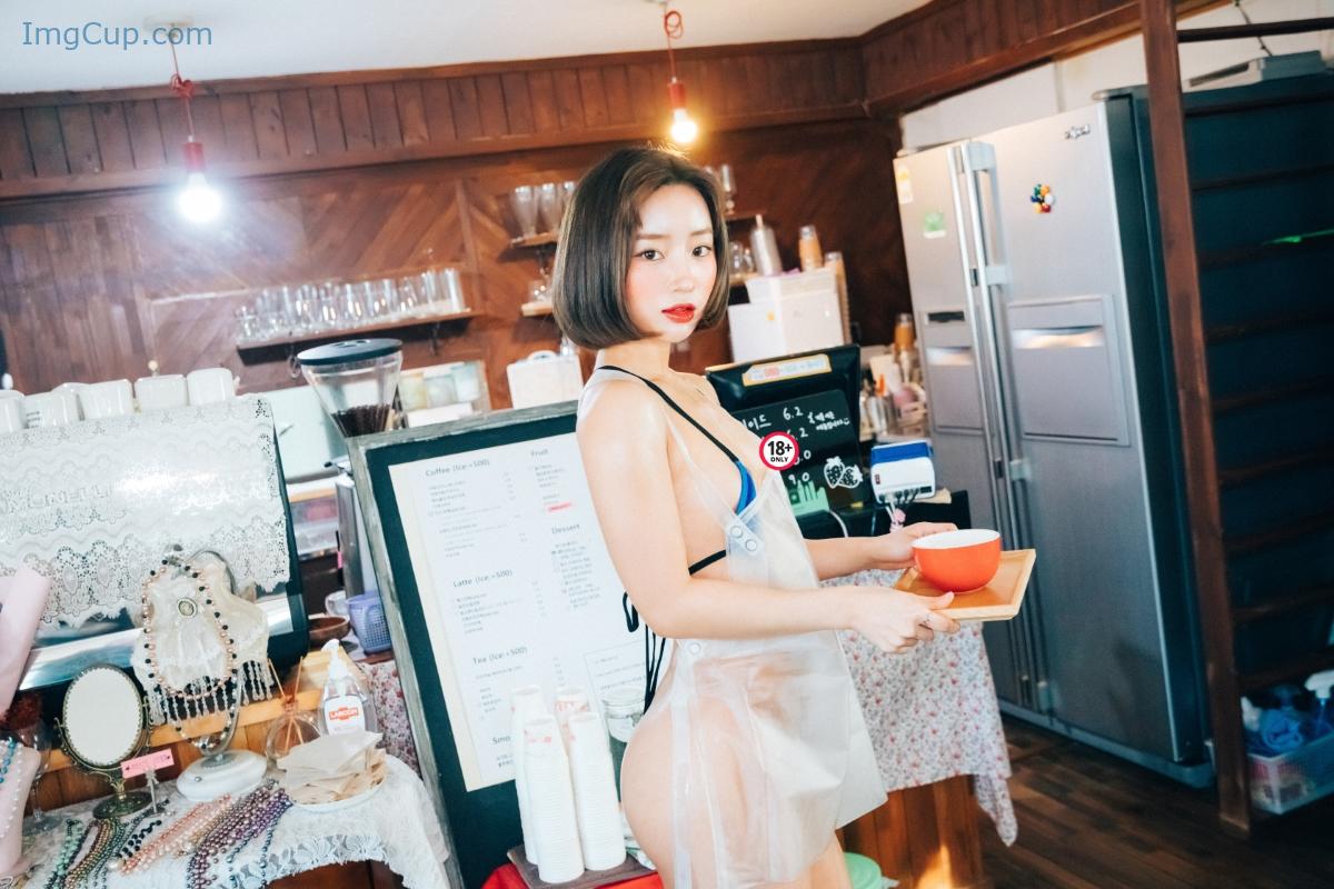 1776204845_40_Loozy-Booty-Queen-–-Vinyl-Aprons-SVer-B.jpg 1776204845 40 Loozy Booty Queen – Vinyl Aprons SVer B