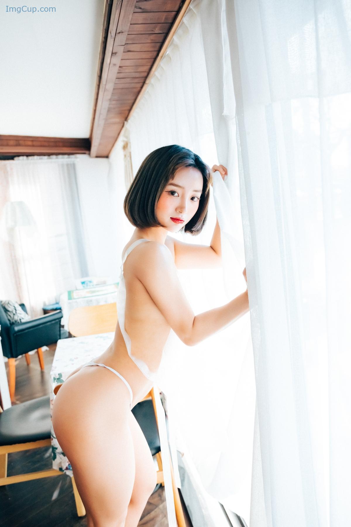 1776208399_707_Loozy-Booty-Queen-–-Vinyl-Aprons-SVer-A.jpg 1776208399 707 Loozy Booty Queen – Vinyl Aprons SVer A