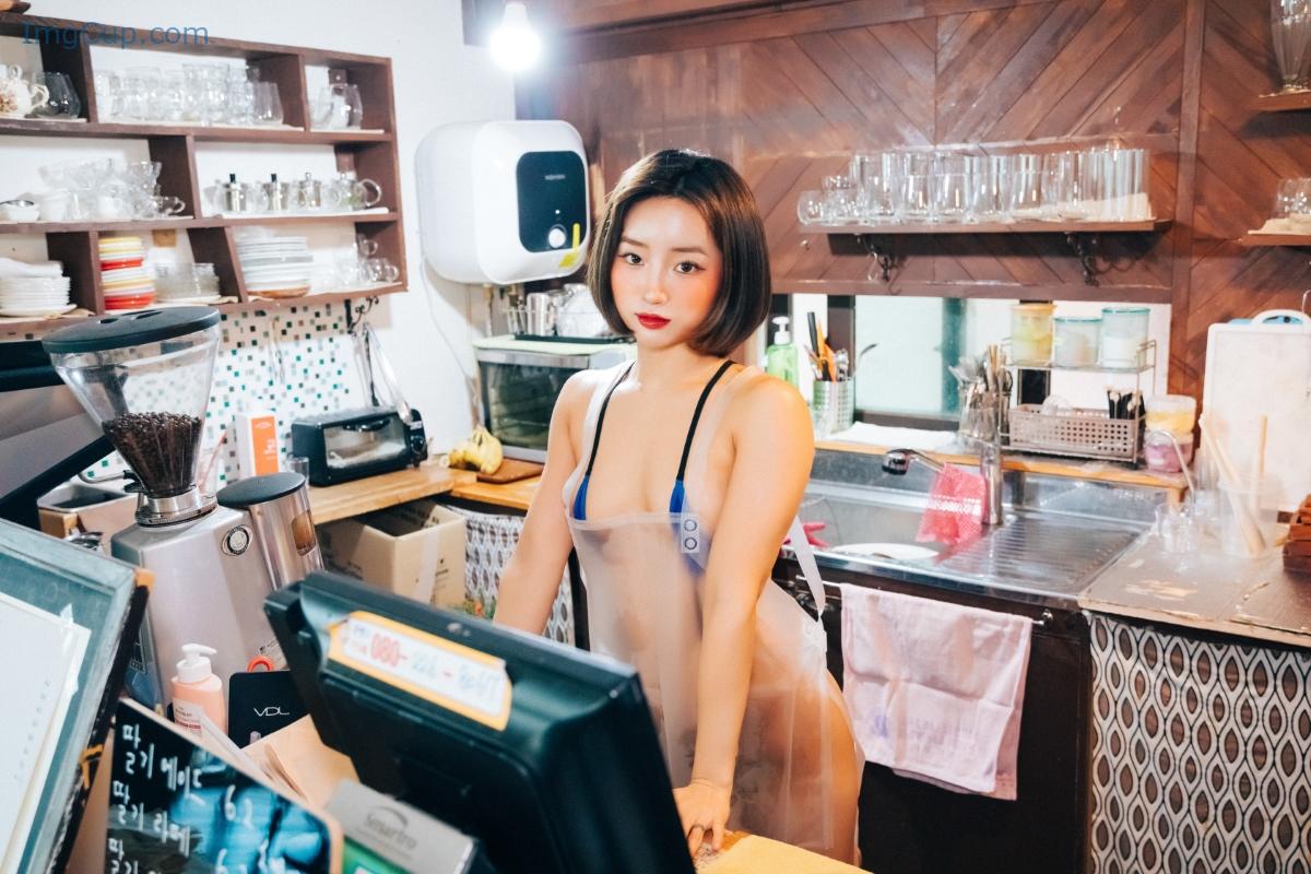 1776208417_856_Loozy-Booty-Queen-–-Vinyl-Aprons-SVer-A.jpg 1776208417 856 Loozy Booty Queen – Vinyl Aprons SVer A