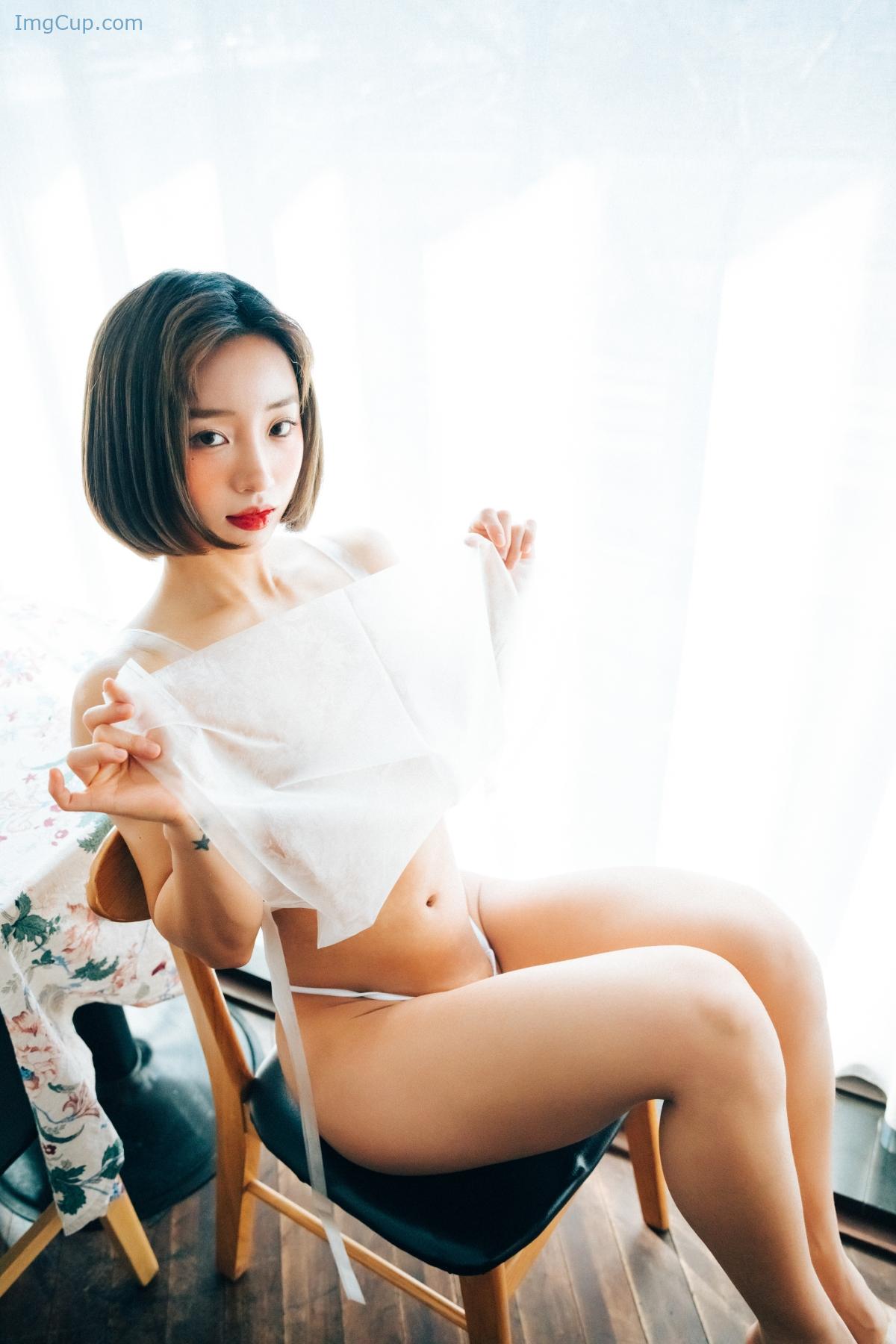 1776208429_317_Loozy-Booty-Queen-–-Vinyl-Aprons-SVer-A.jpg 1776208429 317 Loozy Booty Queen – Vinyl Aprons SVer A