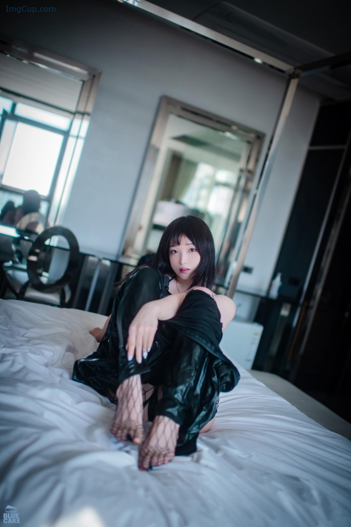 1776241385_518_BLUECAKE-Bambi-밤비-–-Black-Mist-Mesh-And-Stocking-A.jpg 1776241385 518 BLUECAKE Bambi 밤비 – Black Mist Mesh And Stocking A