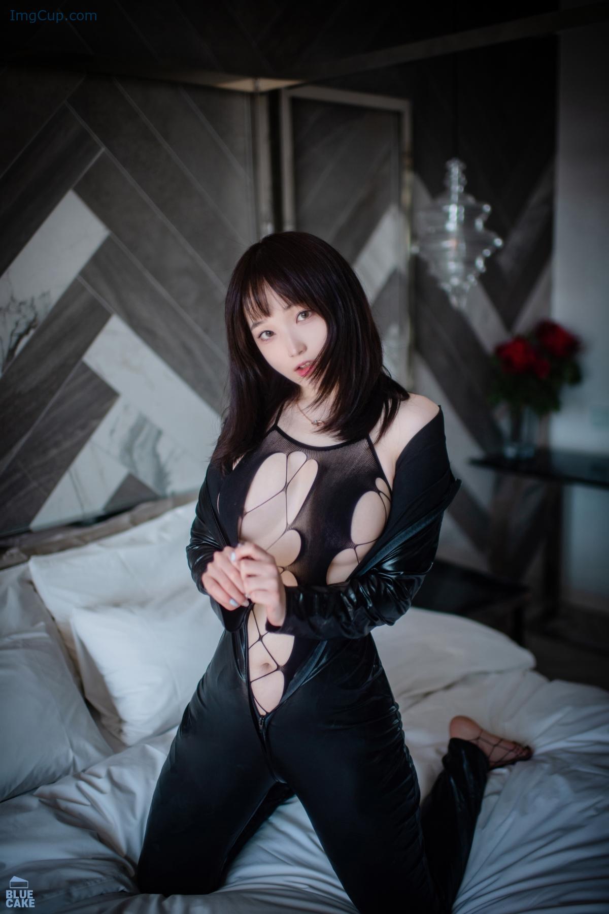 1776241491_755_BLUECAKE-Bambi-밤비-–-Black-Mist-Mesh-And-Stocking-A.jpg 1776241491 755 BLUECAKE Bambi 밤비 – Black Mist Mesh And Stocking A