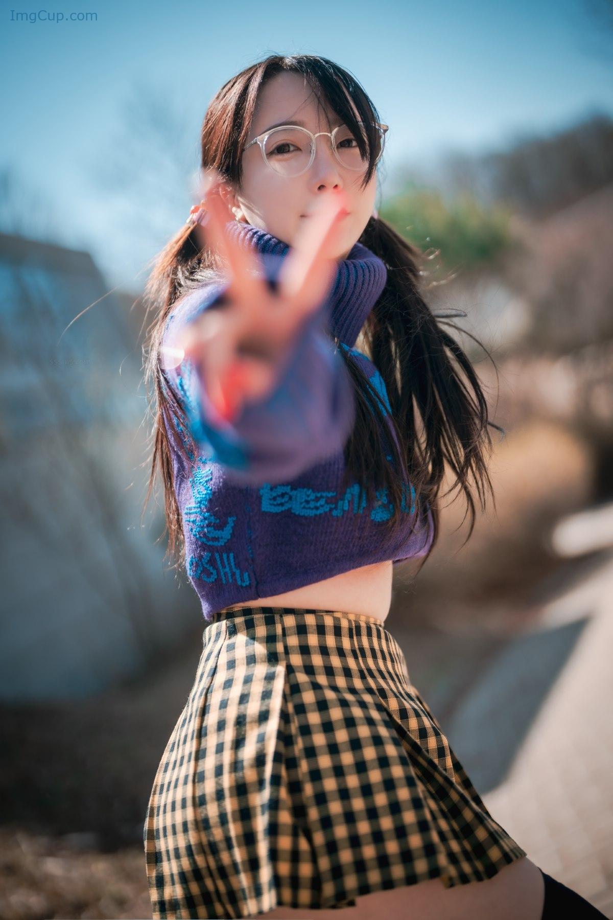 1776282704_696_DJAWA-Son-Ye-Eun-손예은-–-Early-Spring-Walk-In-March.jpg 1776282704 696 DJAWA Son Ye Eun 손예은 – Early Spring Walk In March