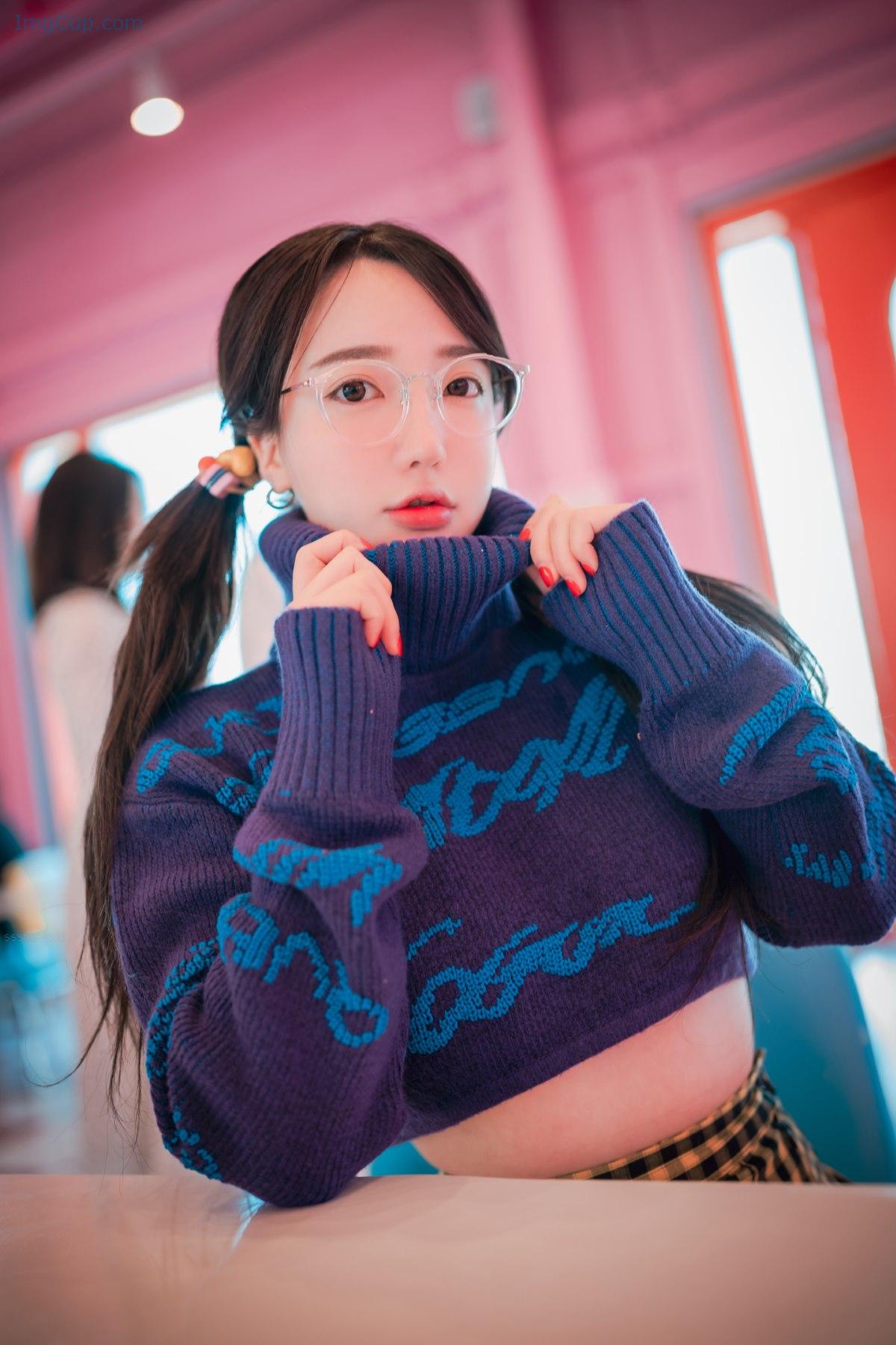 1776282760_427_DJAWA-Son-Ye-Eun-손예은-–-Early-Spring-Walk-In-March.jpg 1776282760 427 DJAWA Son Ye Eun 손예은 – Early Spring Walk In March