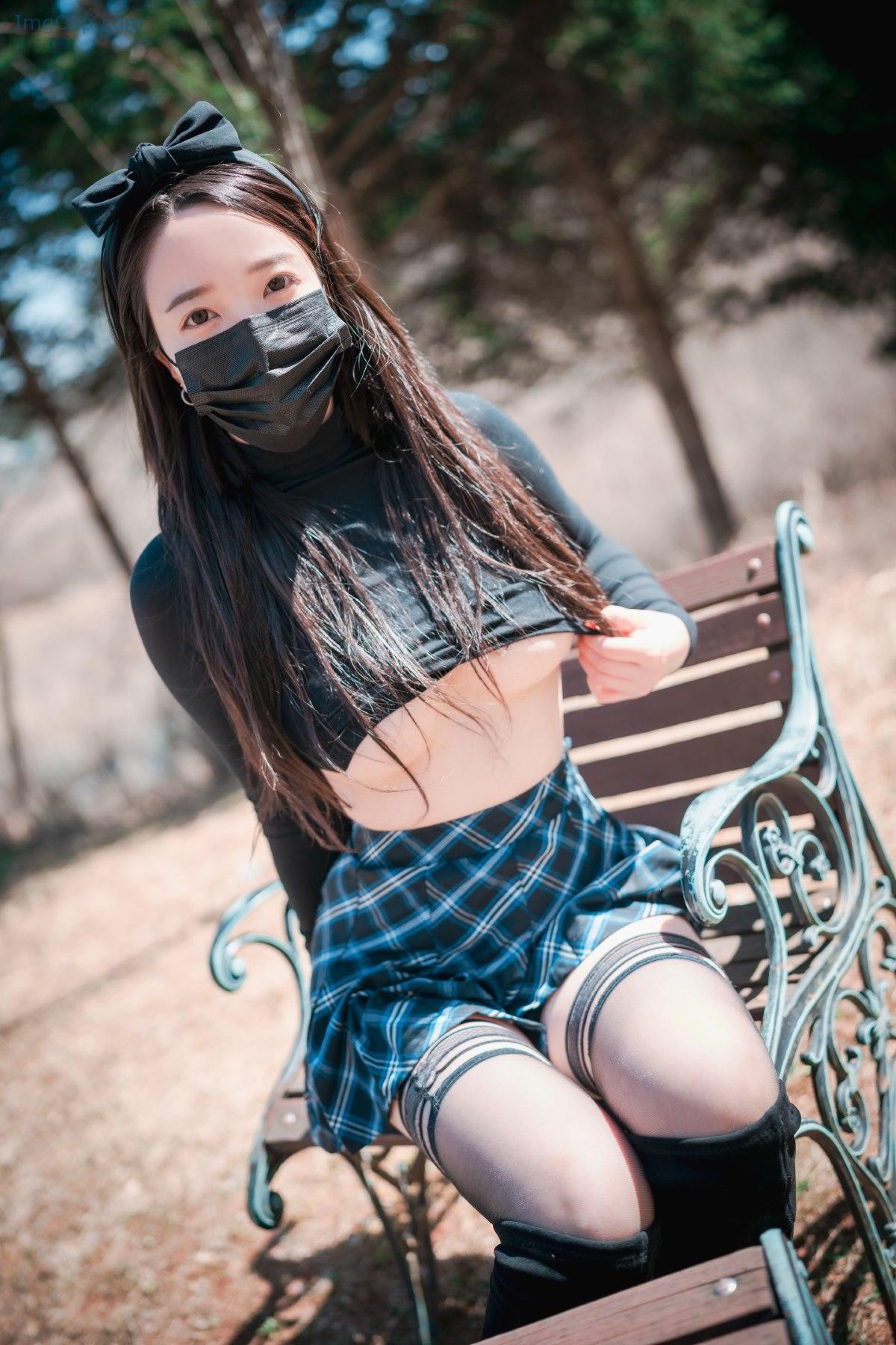 1776282770_779_DJAWA-Son-Ye-Eun-손예은-–-Early-Spring-Walk-In-March.jpg 1776282770 779 DJAWA Son Ye Eun 손예은 – Early Spring Walk In March