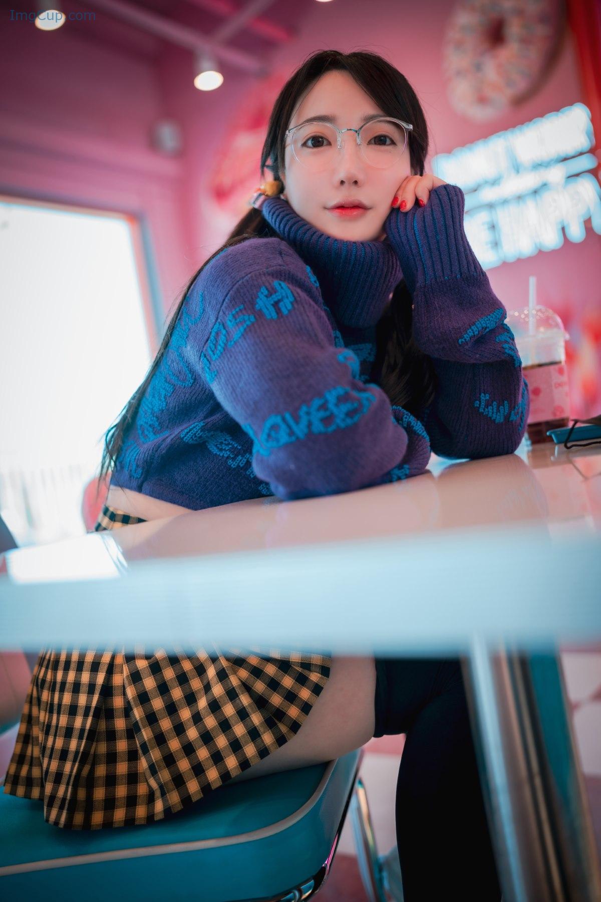 1776290584_524_DJAWA-Son-Ye-Eun-손예은-–-Early-Spring-Walk-In-March.jpg 1776290584 524 DJAWA Son Ye Eun 손예은 – Early Spring Walk In March