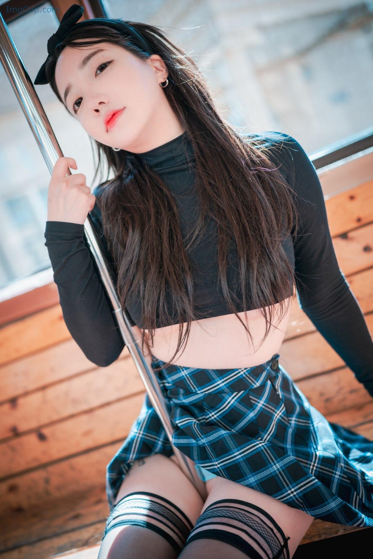 1776290597_213_DJAWA-Son-Ye-Eun-손예은-–-Early-Spring-Walk-In-March.jpg 1776290597 213 DJAWA Son Ye Eun 손예은 – Early Spring Walk In March