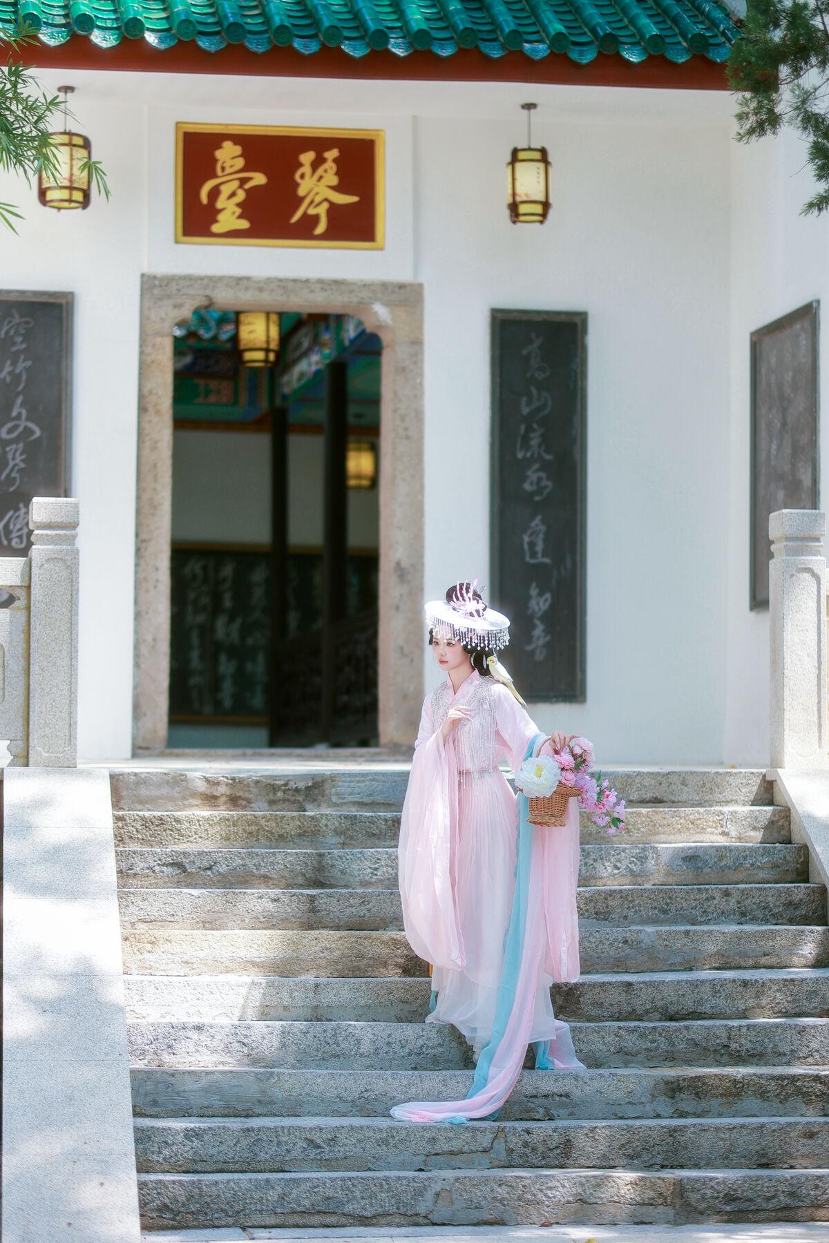 1776365079_502_YiTuYu艺图语-Vol7837-Xiao-Du-Tong-Xue.jpg 1776365079 502 YiTuYu艺图语 Vol7837 Xiao Du Tong Xue