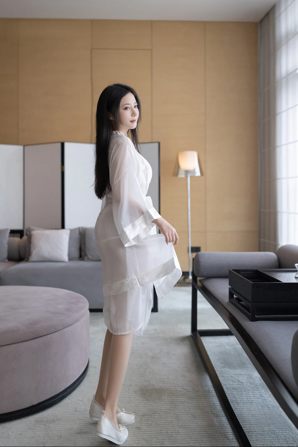 REN09M102_34.webp.webp REN09M102 34.webp