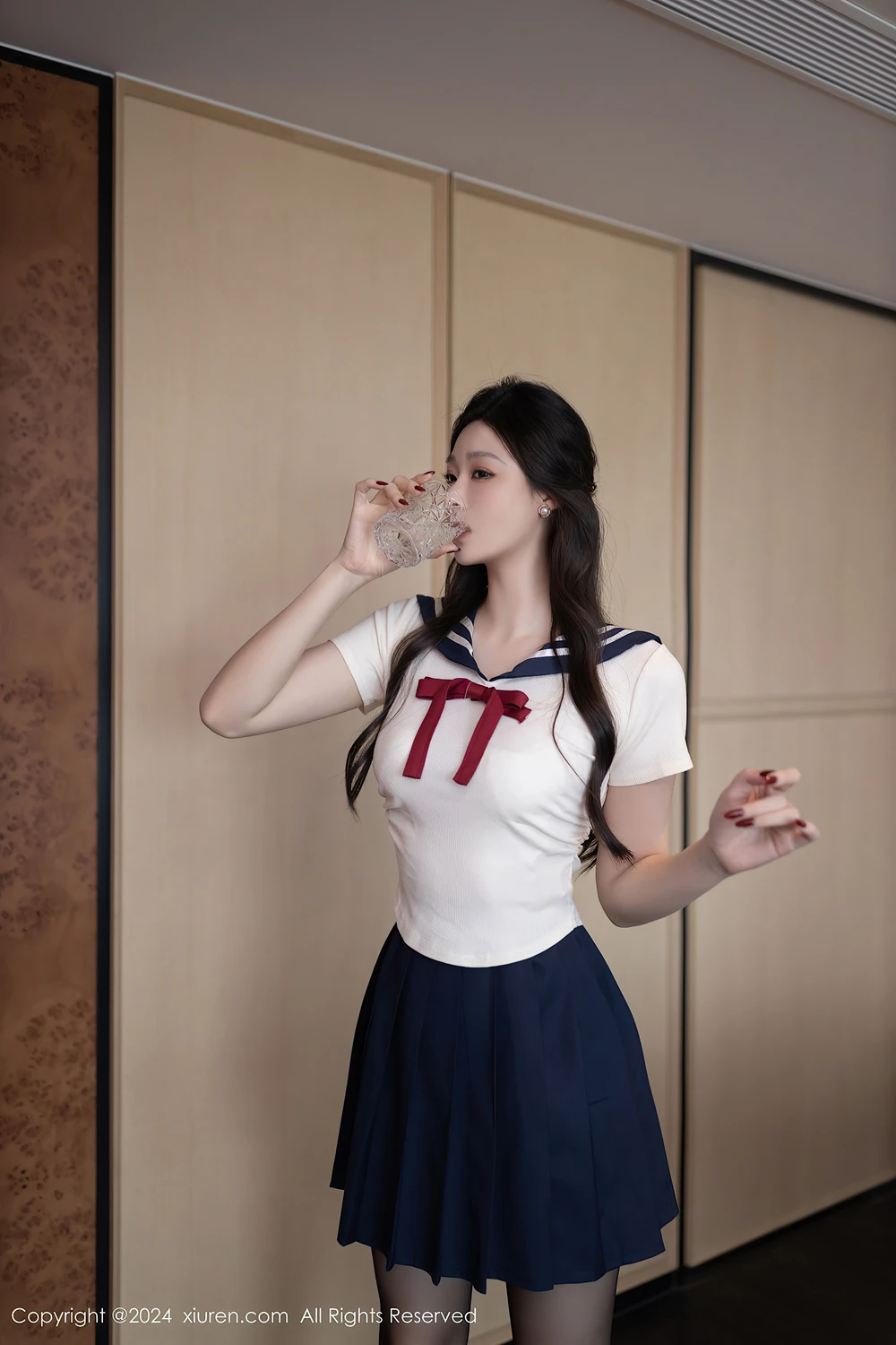REN10M181_27.webp.webp REN10M181 27.webp