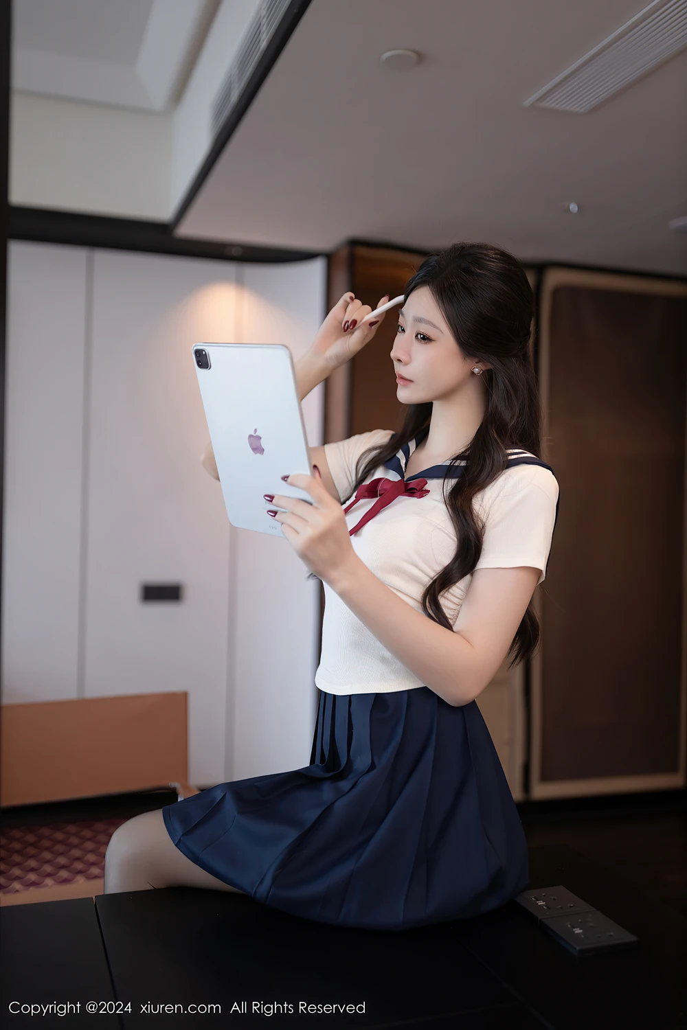 REN10M181_37.webp.webp REN10M181 37.webp