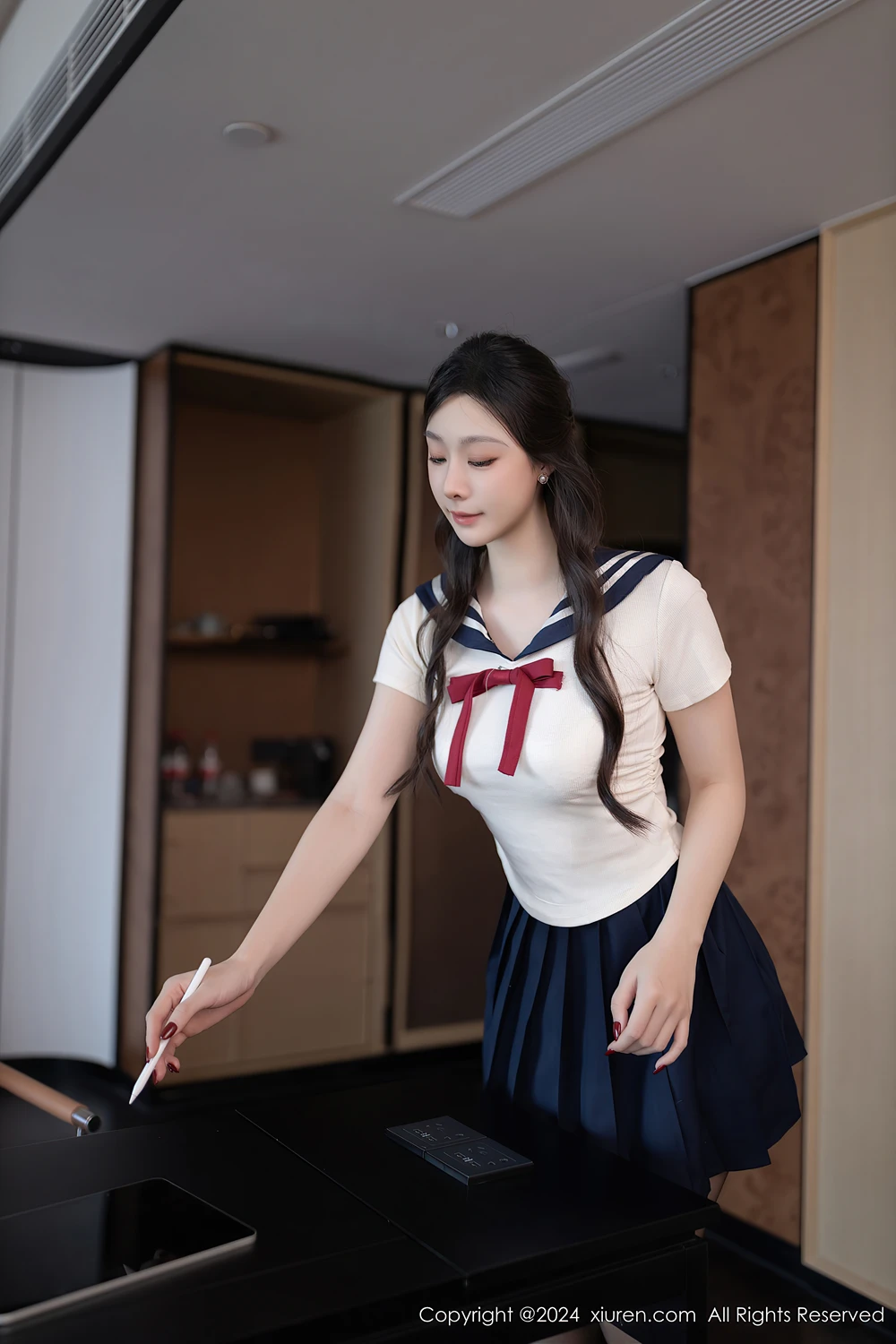 REN10M181_39.webp.webp REN10M181 39.webp