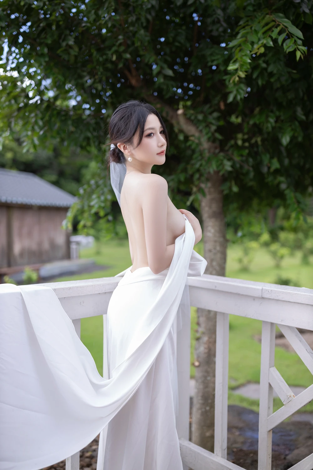 REN10M273_15.webp.webp REN10M273 15.webp