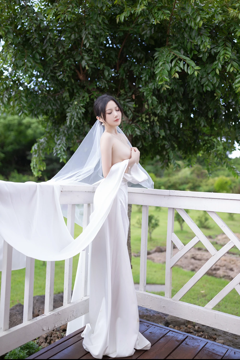 REN10M273_16.webp.webp REN10M273 16.webp