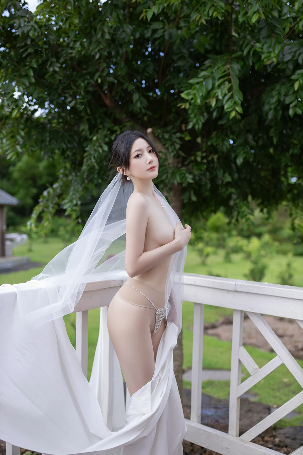 REN10M273_23.webp.webp REN10M273 23.webp